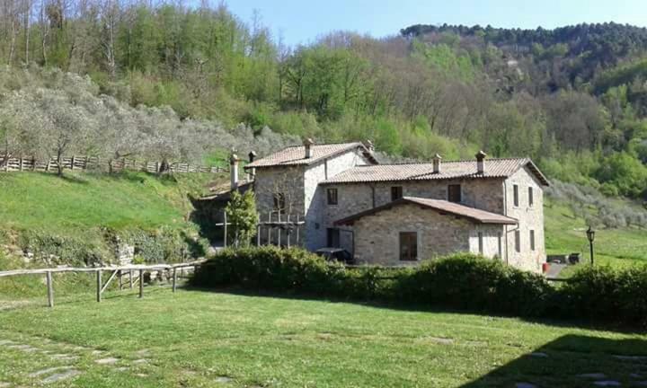 Vila Le Chianine Dei Tognoli Gragnola Exteriér fotografie